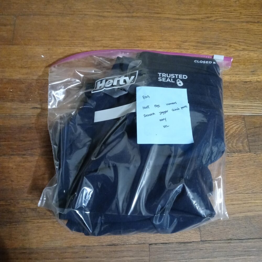 NWT FIGS women zamora jogger scrub pants in navy (XXL) - Picture 5 of 5